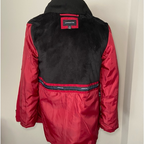 London Fog Ladies Size M Hip Length Lined Burgandy Jacket Zip Front Closure - Picture 6 of 8